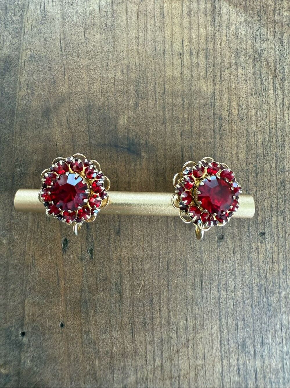 Vintage 60s 1966 Sarah Coventry Ruby Red Rhinestone Cluster Clip On Earrings Gol